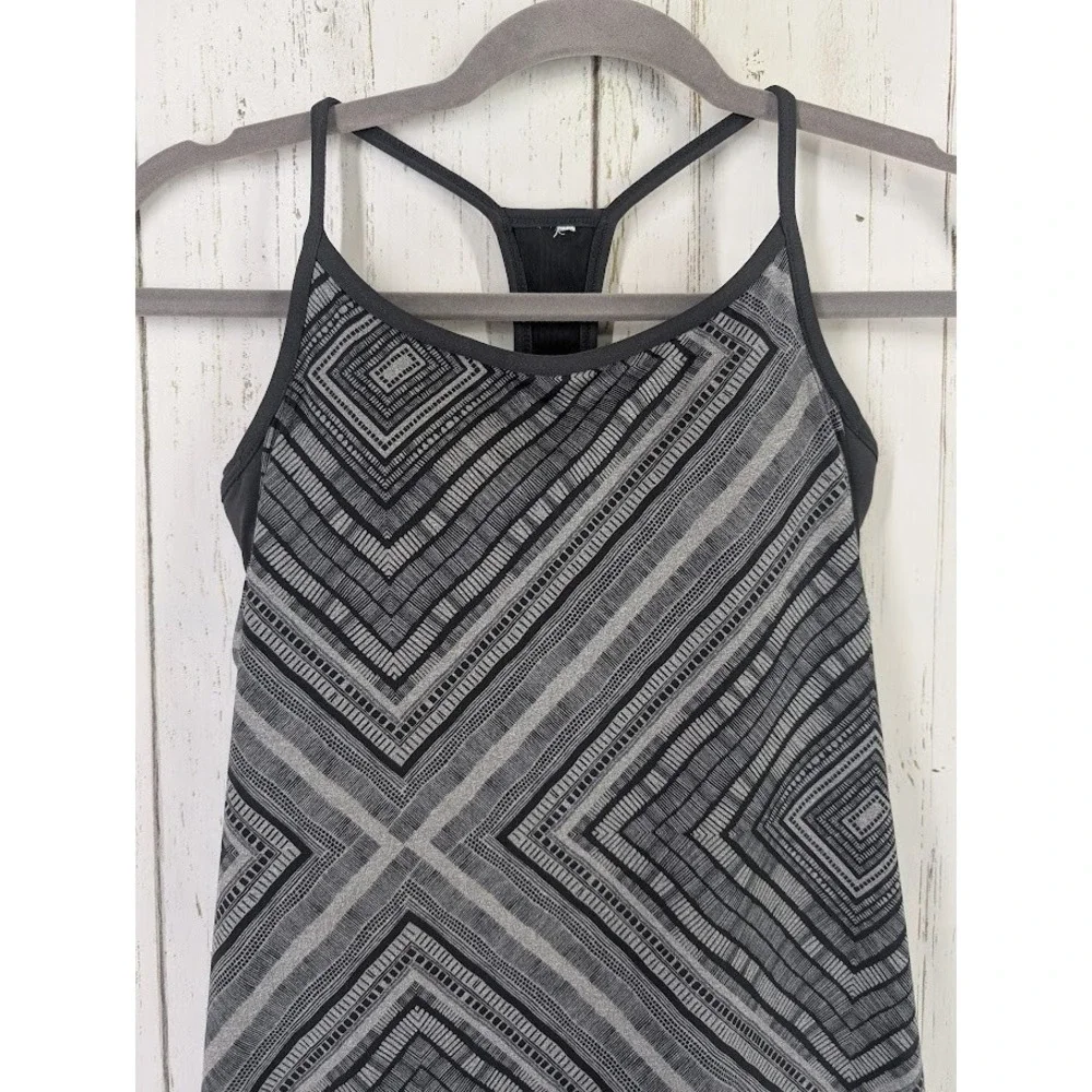 Fabletics Size Medium Gray Black‎ Norwalk Taos Print Active Tank Top - Picture 2 of 6